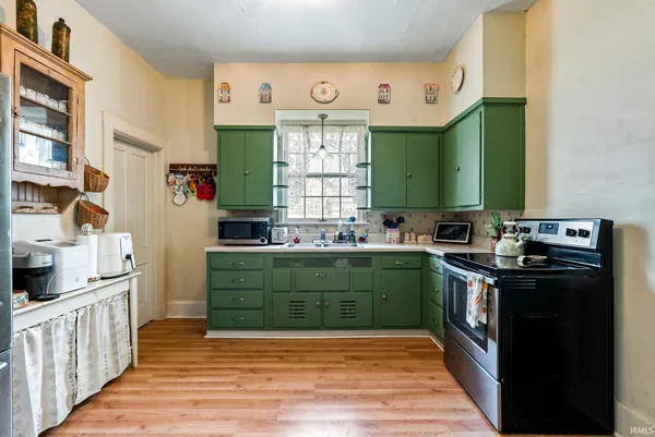 $194,900 | 401 North Walnut Street, North Manchester, IN 46962