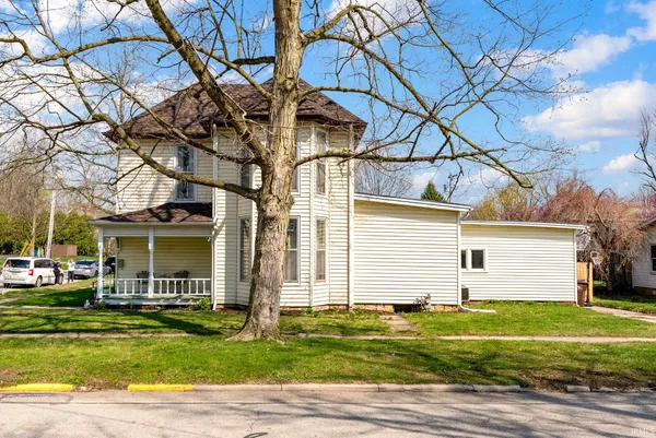 $194,900 | 401 North Walnut Street, North Manchester, IN 46962