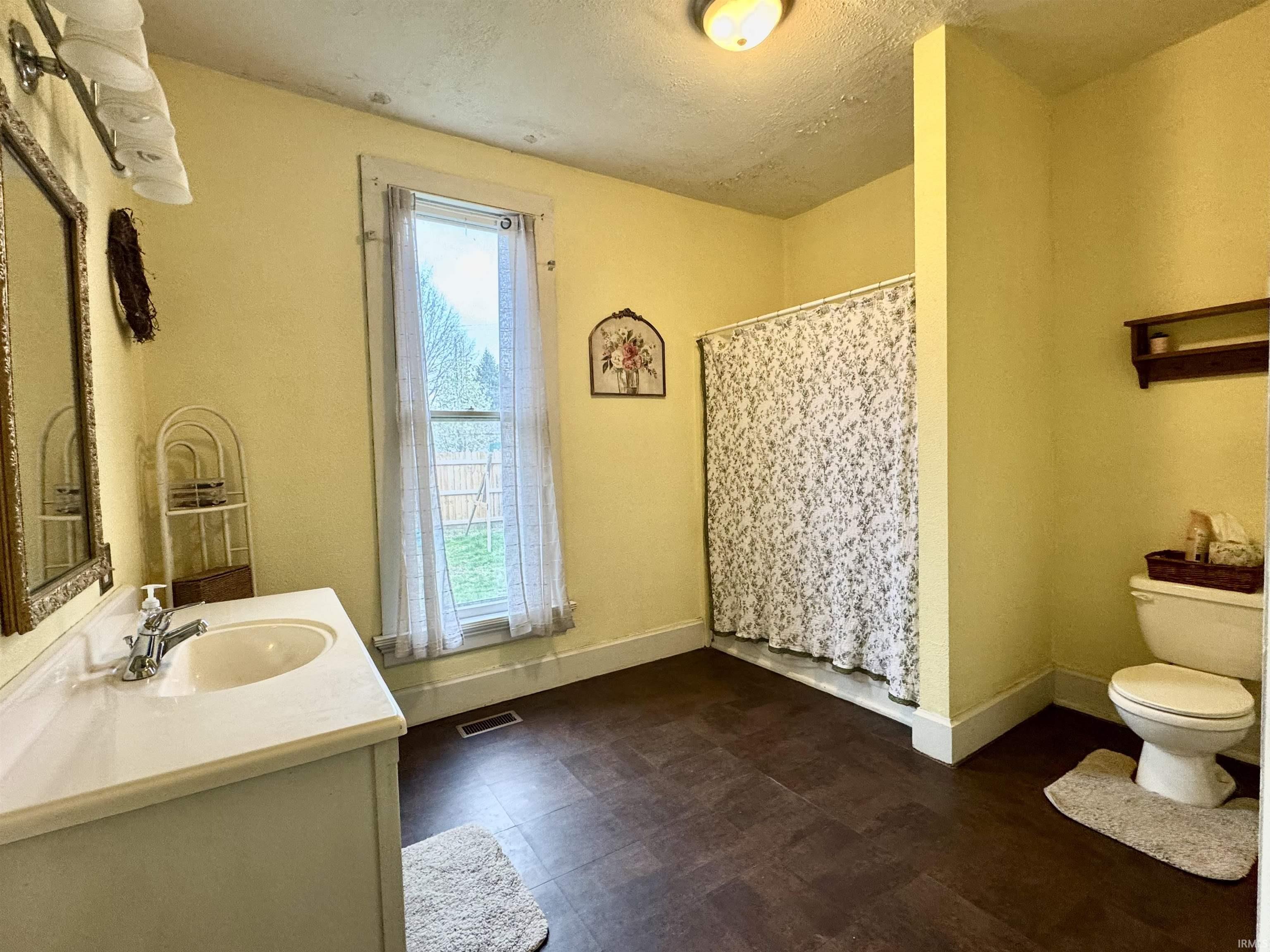 401 North Walnut Street North Manchester, IN 46962 - Photo 22 of 30