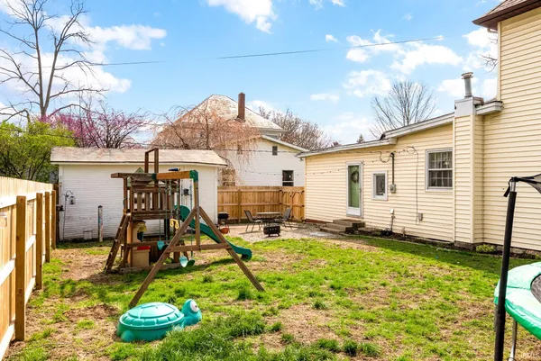 $194,900 | 401 North Walnut Street, North Manchester, IN 46962