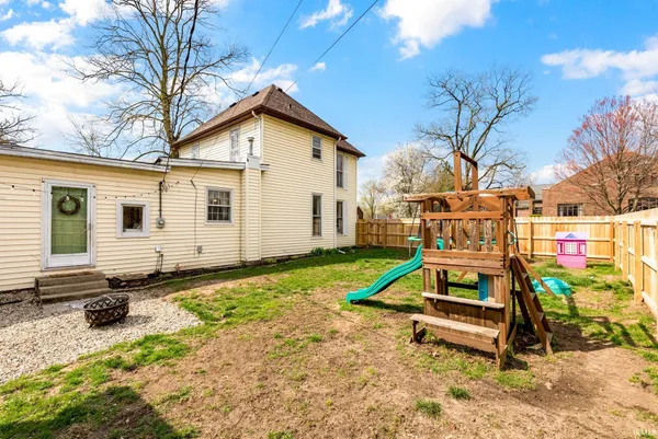 $194,900 | 401 North Walnut Street, North Manchester, IN 46962