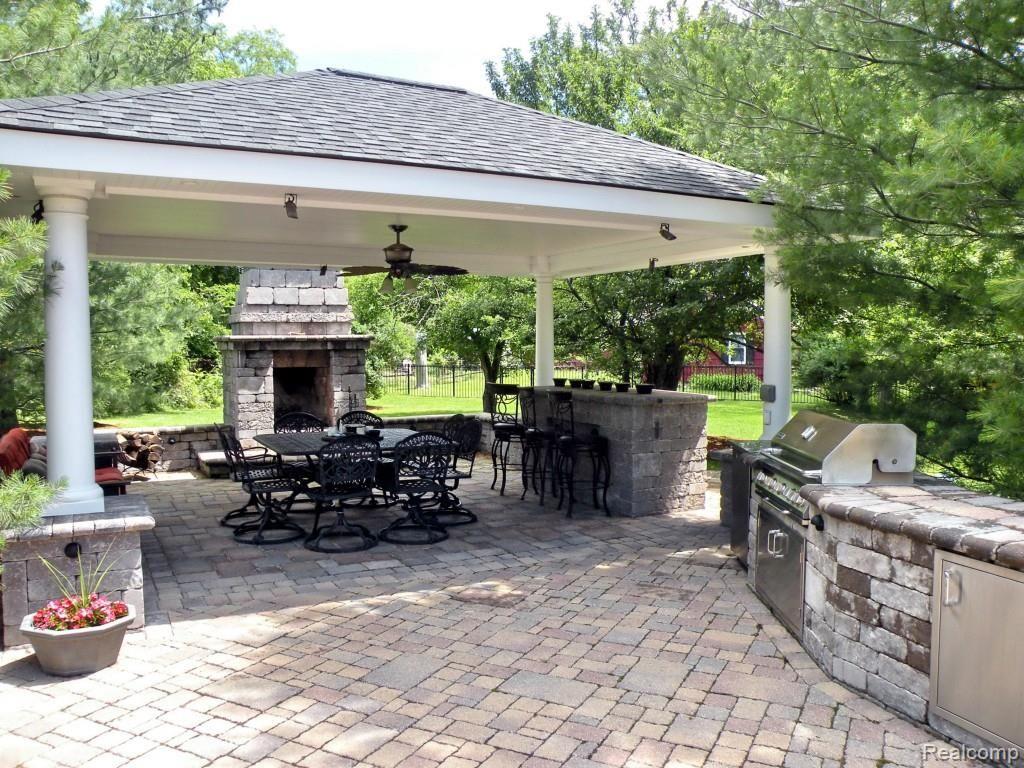 216 Nawakwa Road Rochester, MI 48307 - Photo 20 of 28 Patio