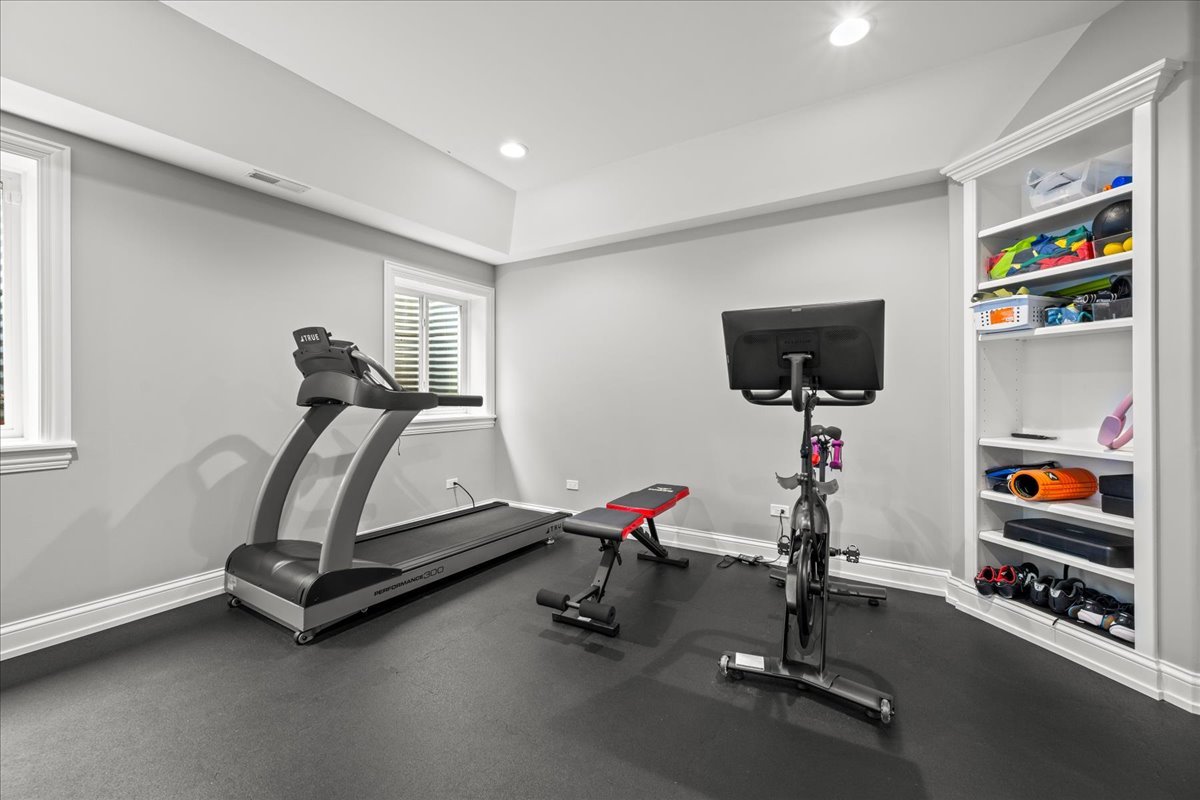 1154 Kenton Road Deerfield, IL 60015 - Photo 25 of 31 Gallery Image 25