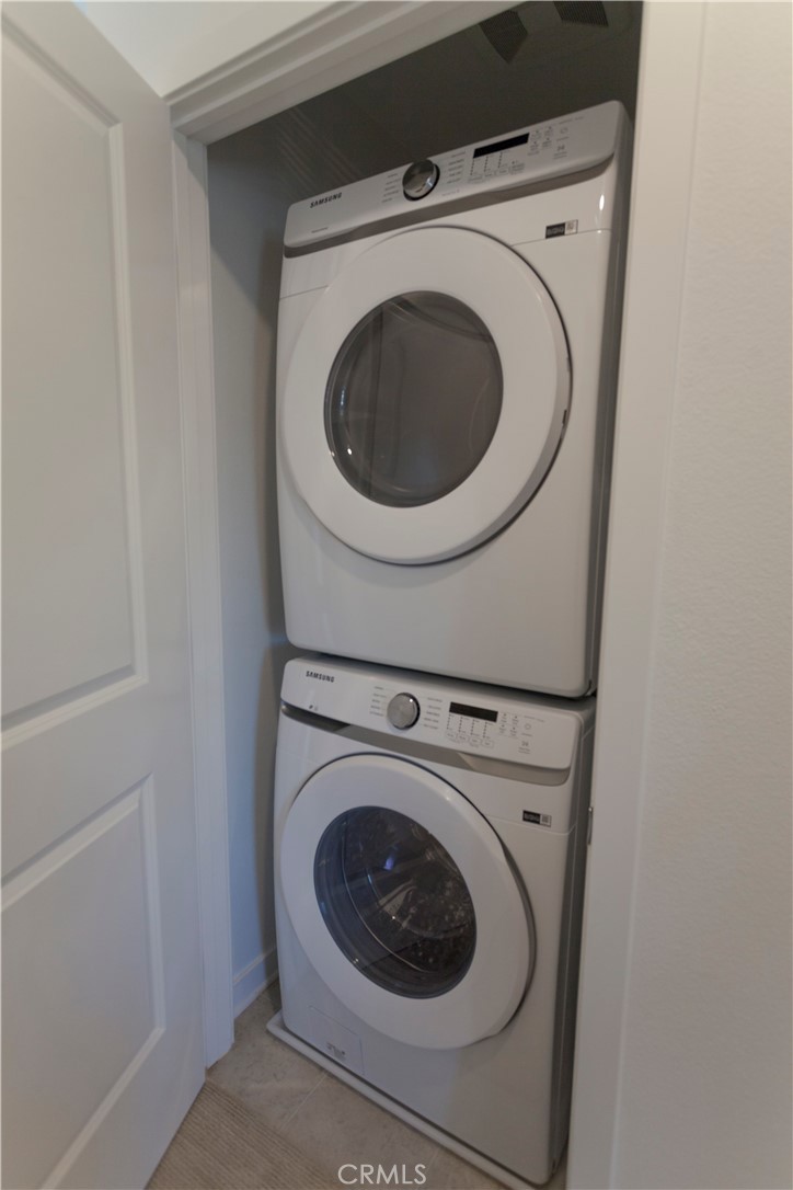 18646 Rorimer Street La Puente, CA 91744 - Photo 19 of 24 a utility room with dryer and washer