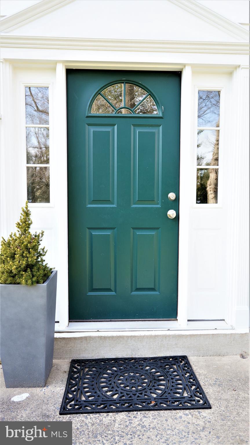 10810 Winter Corn Lane Reston, VA 20191 - Photo 3 of 67 Gallery Image 3