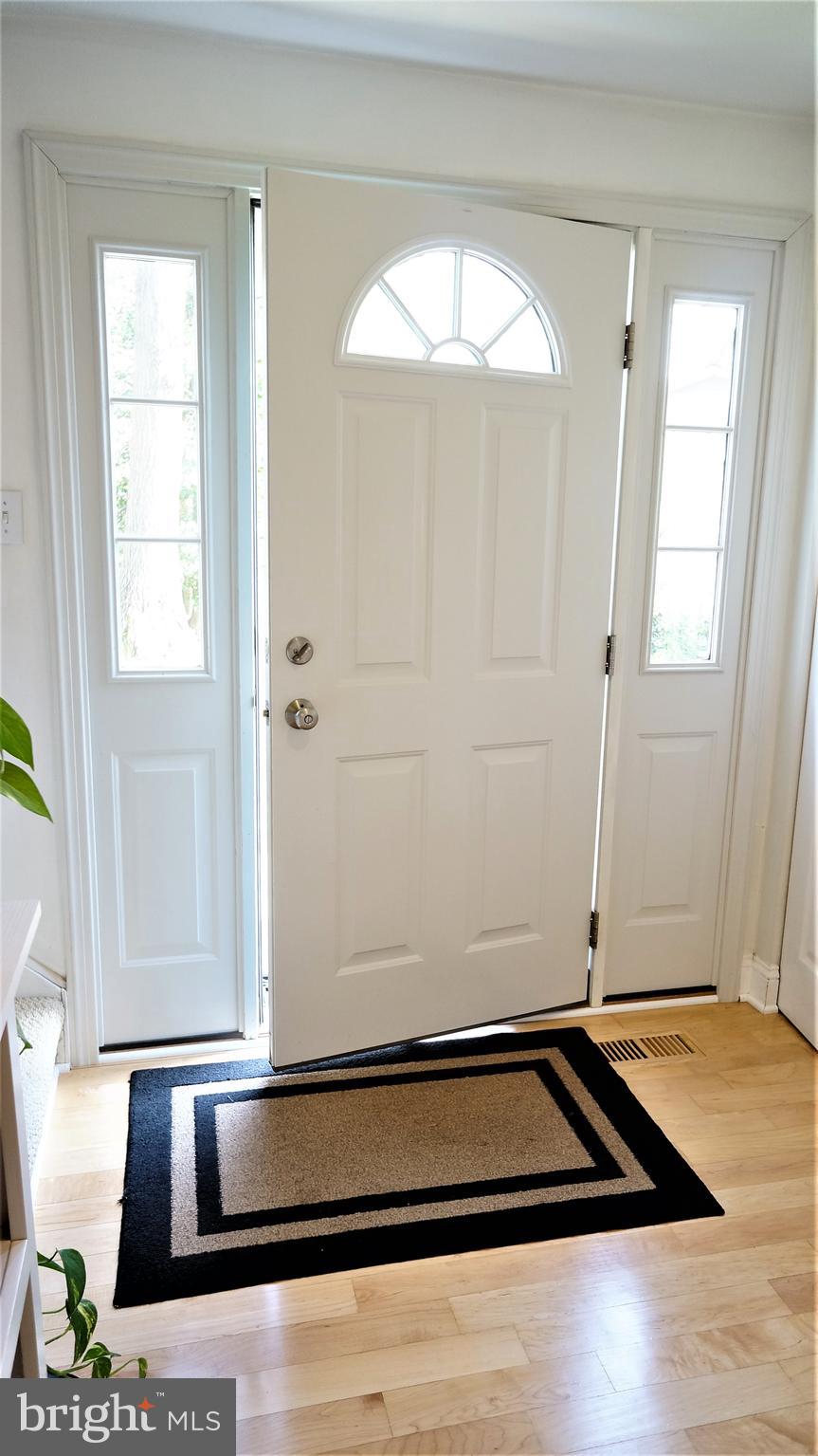 10810 Winter Corn Lane Reston, VA 20191 - Photo 4 of 67 Gallery Image 4