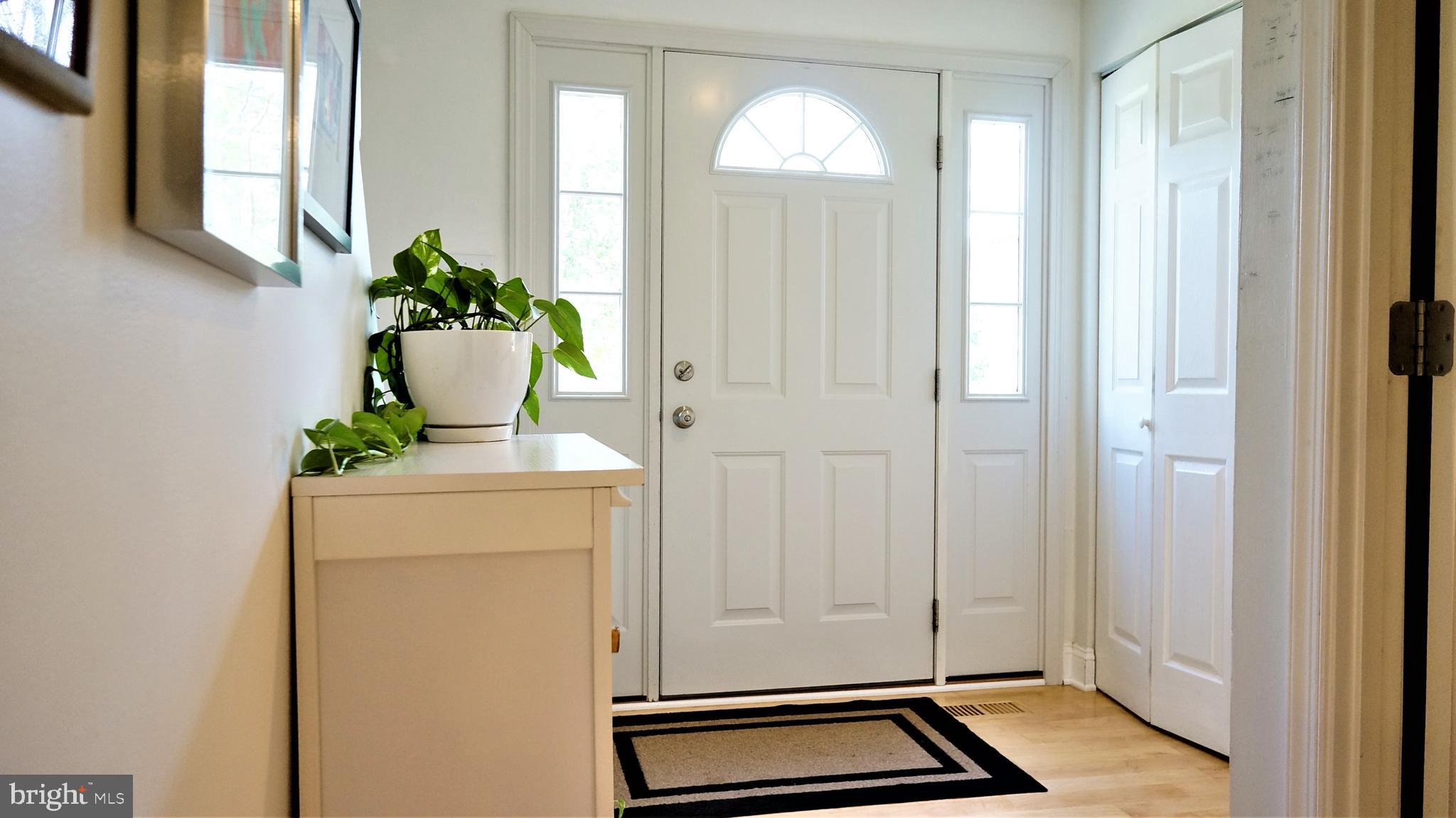 10810 Winter Corn Lane Reston, VA 20191 - Photo 6 of 67 Gallery Image 6