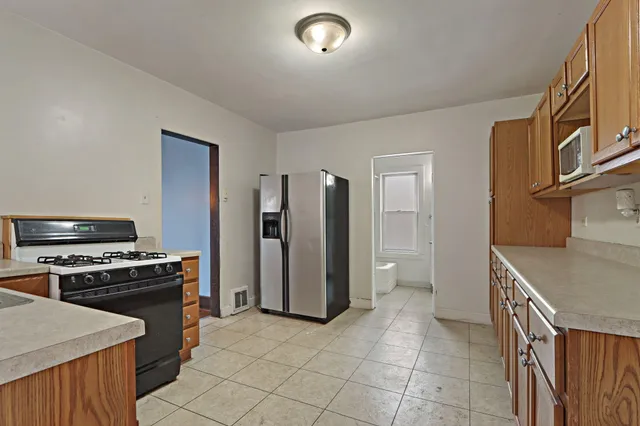 $179,000 | 2612 Roosevelt Road, Kenosha, WI 53143