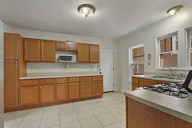 $179,000 | 2612 Roosevelt Road, Kenosha, WI 53143