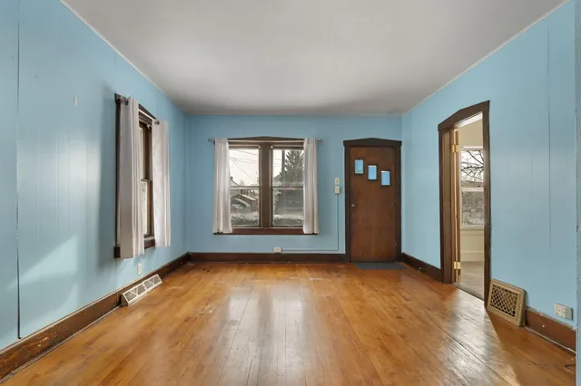 $179,000 | 2612 Roosevelt Road, Kenosha, WI 53143