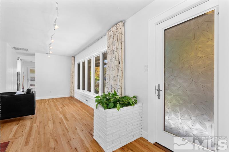 870 Daniel Drive Reno, NV 89509 - Photo 4 of 40 Photo 4