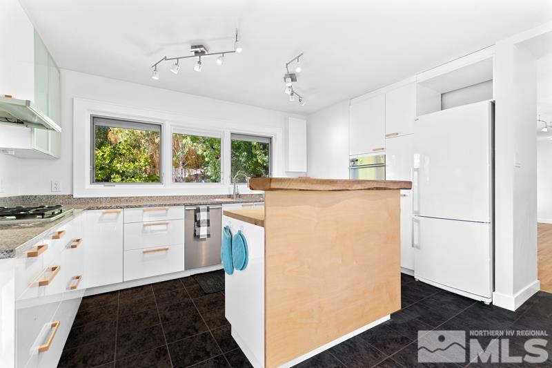 870 Daniel Drive Reno, NV 89509 - Photo 10 of 40 Photo 10