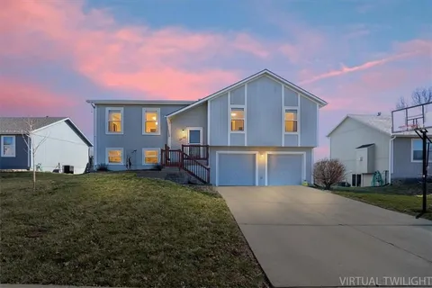 $325,000 | 17187 South Dodge Street, Gardner, KS 66030