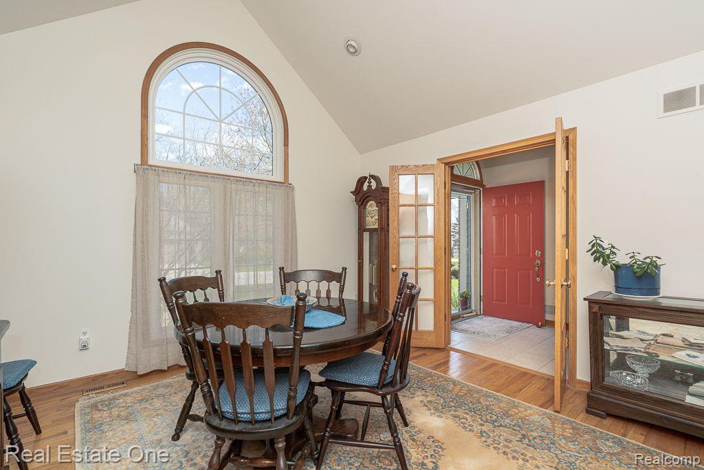 3208 Fairgrove Terrace Rochester Hills, MI 48309 - Photo 5 of 21