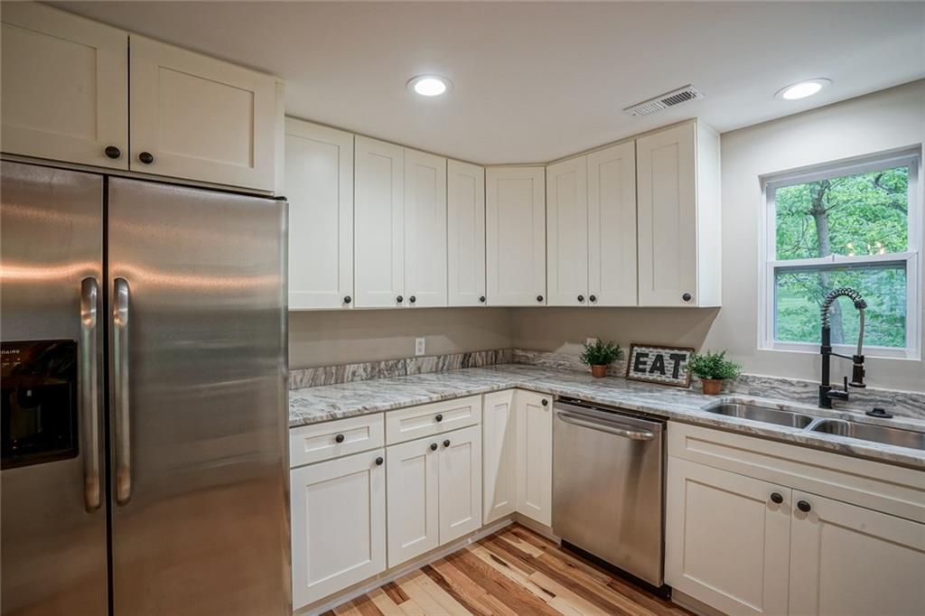 3310 Pinecrest Road Indianapolis, IN 46234 - Photo 8 of 37 Gallery Image 8