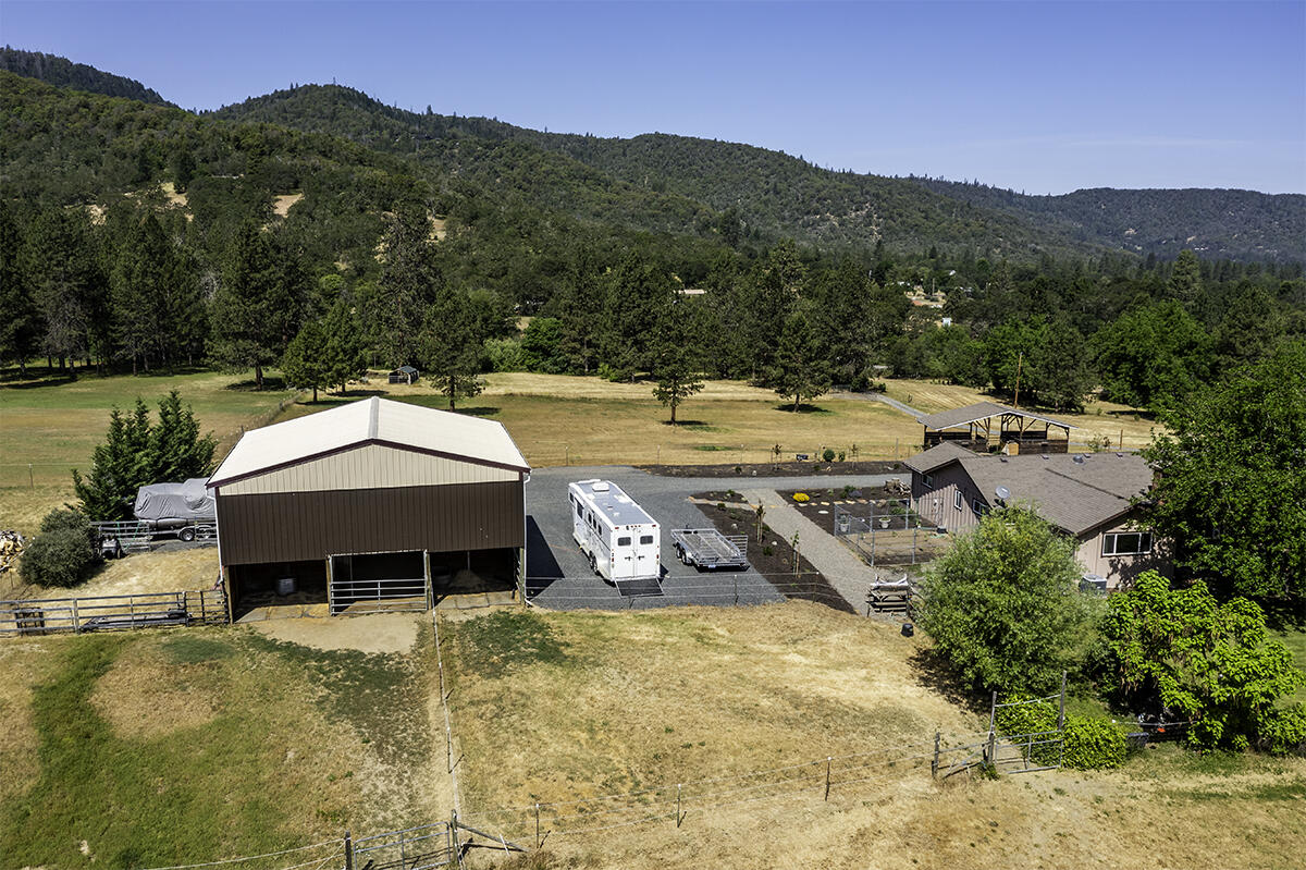 5388 Kane Creek Road Central Point, OR 97502 - Photo 6 of 48 DJI_0933-HDR-Edit