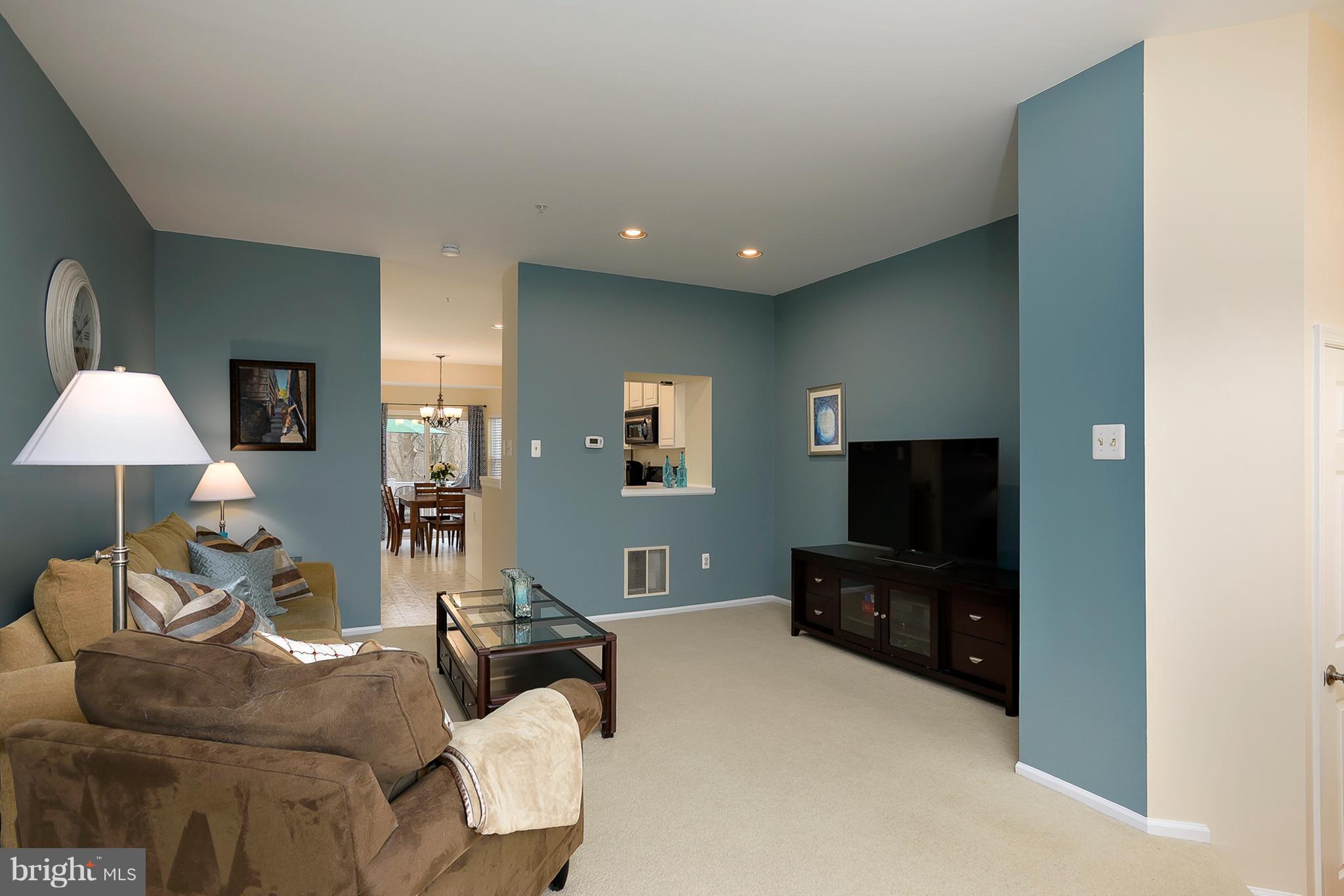 6384 Wind Rider Way Columbia, MD 21045 - Photo 3 of 30 Living Room
