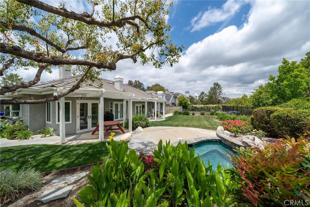 26072 Charing Cross Road Valencia, CA 91355 - Photo 17 of 105