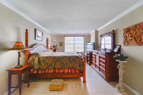 $749,000 | 1950 South Ocean Drive, Unit 3P, Hallandale Beach, FL 33009