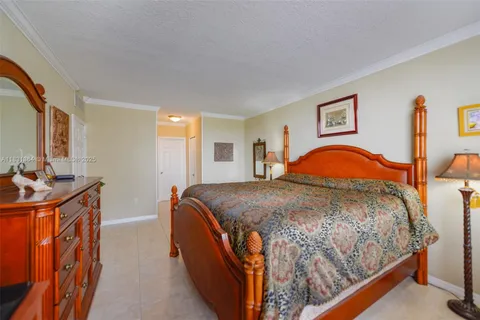 $749,000 | 1950 South Ocean Drive, Unit 3P, Hallandale Beach, FL 33009