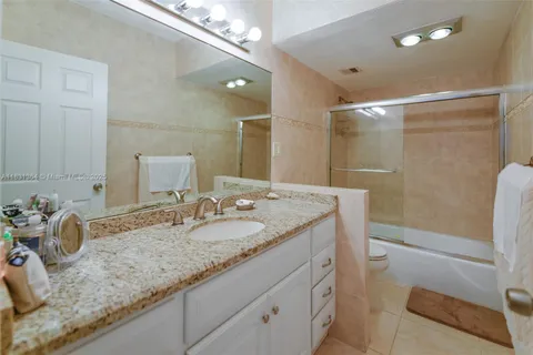 $749,000 | 1950 South Ocean Drive, Unit 3P, Hallandale Beach, FL 33009