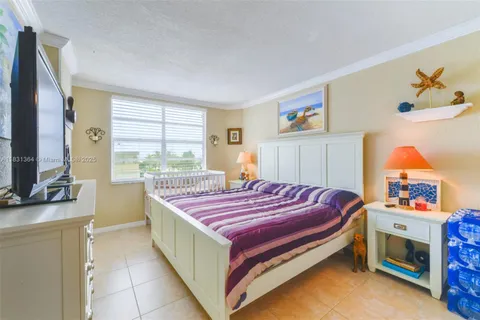 $749,000 | 1950 South Ocean Drive, Unit 3P, Hallandale Beach, FL 33009