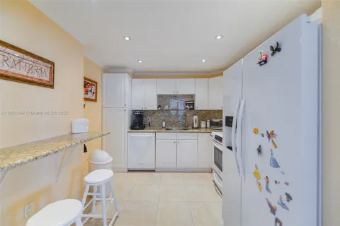 $749,000 | 1950 South Ocean Drive, Unit 3P, Hallandale Beach, FL 33009