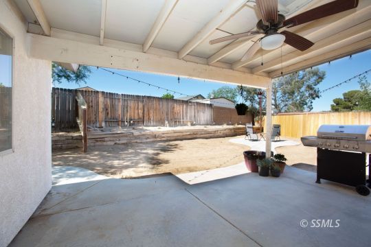 421 Christopher Court Ridgecrest, CA 93555 - Photo 38 of 50 a view of living room and kitchen