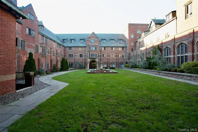 $2,600 | 305 Chateau Rive, Unit 305, Peekskill, NY 10566