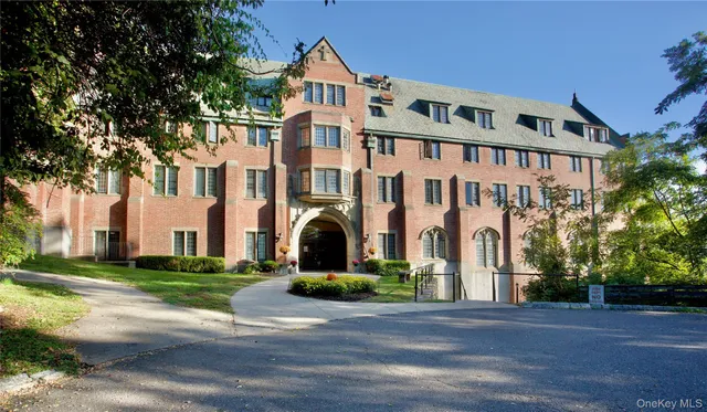 $2,600 | 305 Chateau Rive, Unit 305, Peekskill, NY 10566