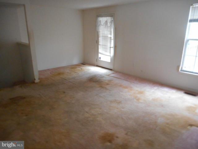 4210 Red Haven Road Baltimore, MD 21208 - Photo 4 of 24 Living Room