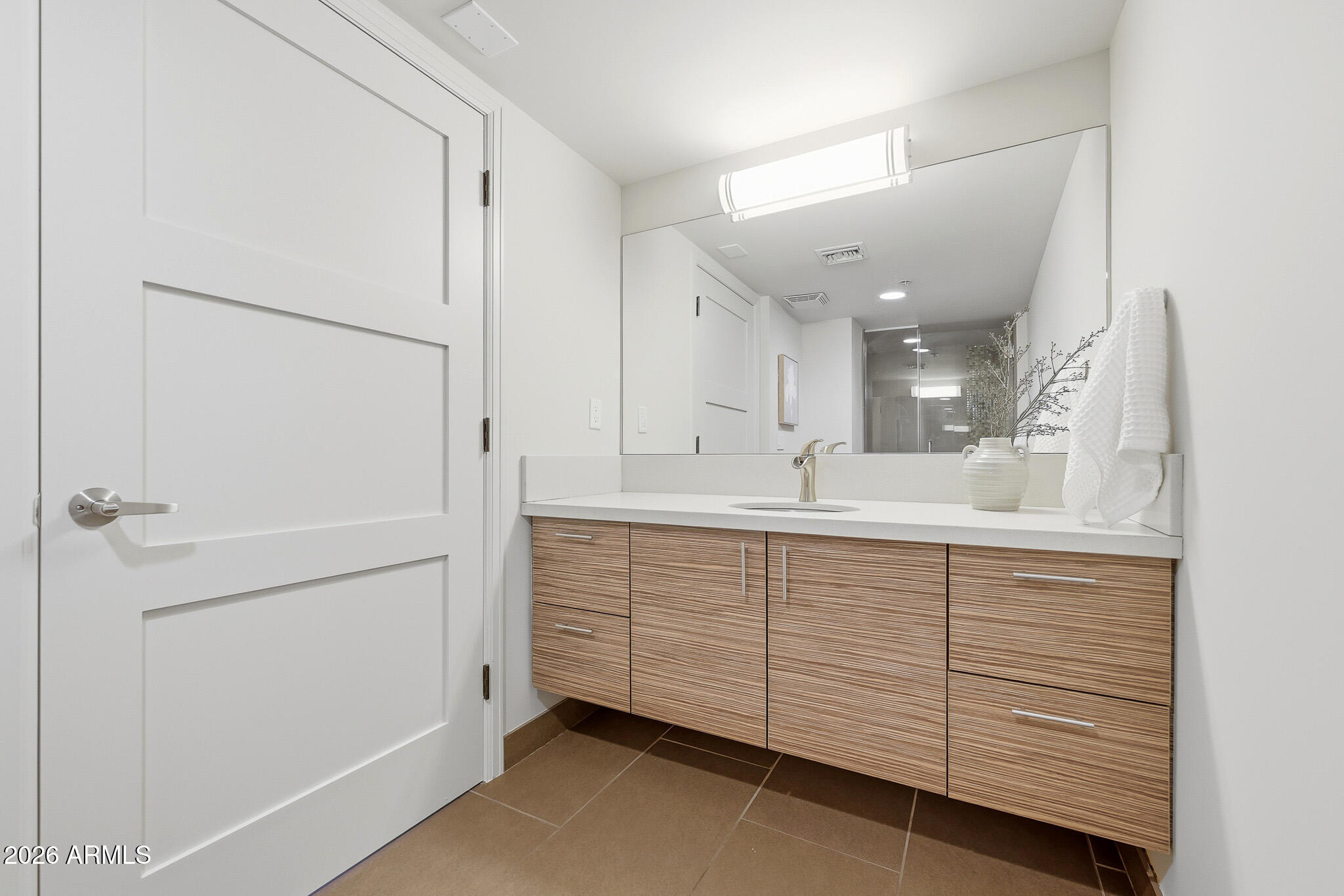 535 West Thomas Road, Unit 406 Phoenix, AZ 85013 - Photo 8 of 15 8