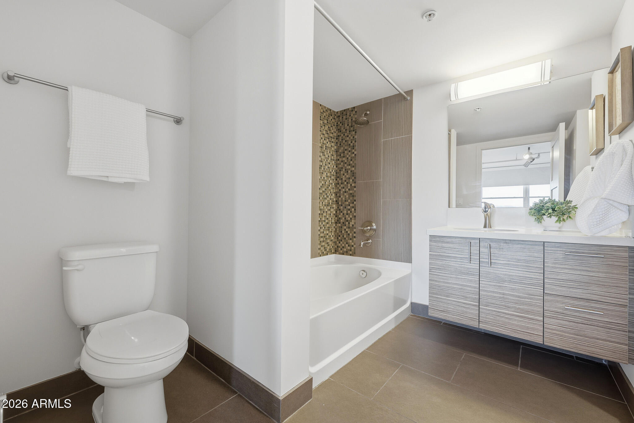 535 West Thomas Road, Unit 406 Phoenix, AZ 85013 - Photo 9 of 15 11