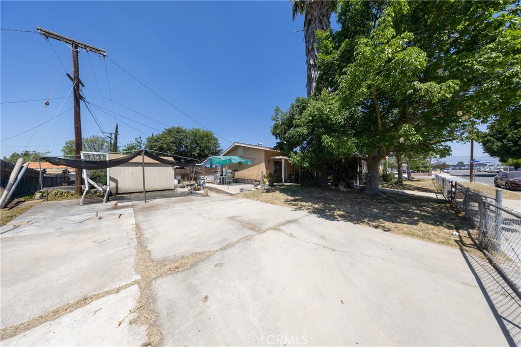 566 South Sage Avenue Rialto, CA 92376 - Photo 7 of 28 a view of a backyard with sitting area