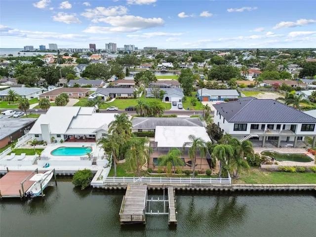 $799,999 | 3921 East Eden Roc Circle, Tampa, FL 33634