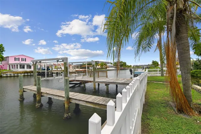 $799,999 | 3921 East Eden Roc Circle, Tampa, FL 33634