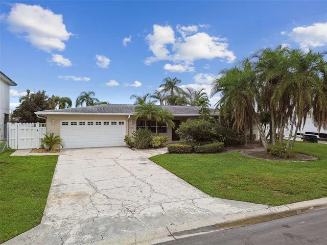 $799,999 | 3921 East Eden Roc Circle, Tampa, FL 33634
