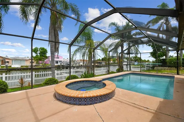 $799,999 | 3921 East Eden Roc Circle, Tampa, FL 33634