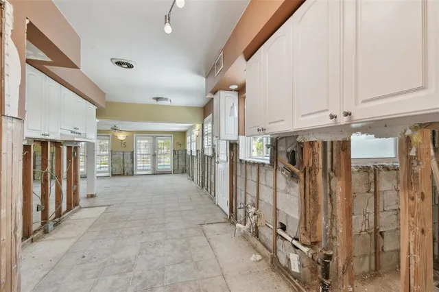 $799,999 | 3921 East Eden Roc Circle, Tampa, FL 33634