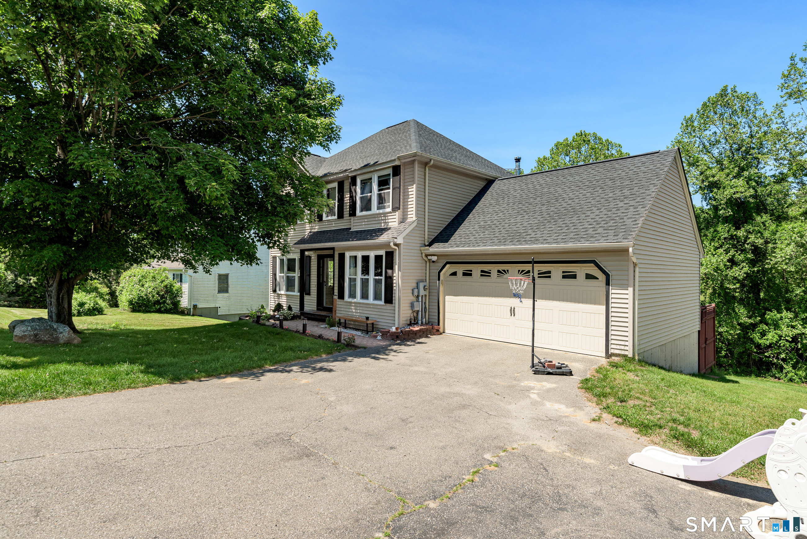 10 Dawn's Road New Milford, CT 06776 - Photo 2 of 30