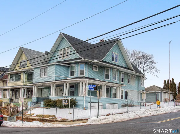 $2,400 | 361 Ridgefield Avenue, Bridgeport, CT 06610