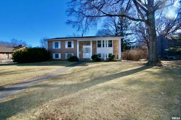 $267,500 | 11422 West Grange Hall Road, Brimfield, IL 61517