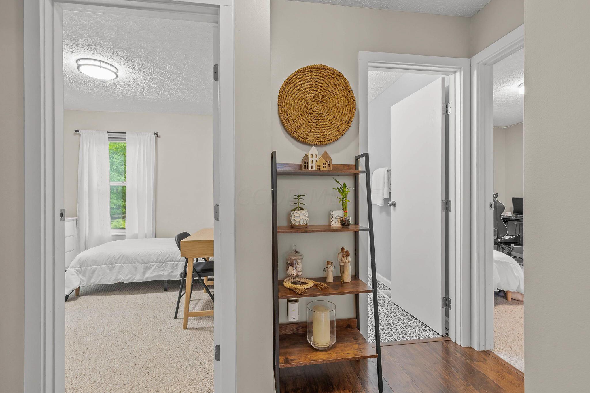 779 Lindenhaven Road Columbus, OH 43230 - Photo 16 of 33 Entry Level Hallway
