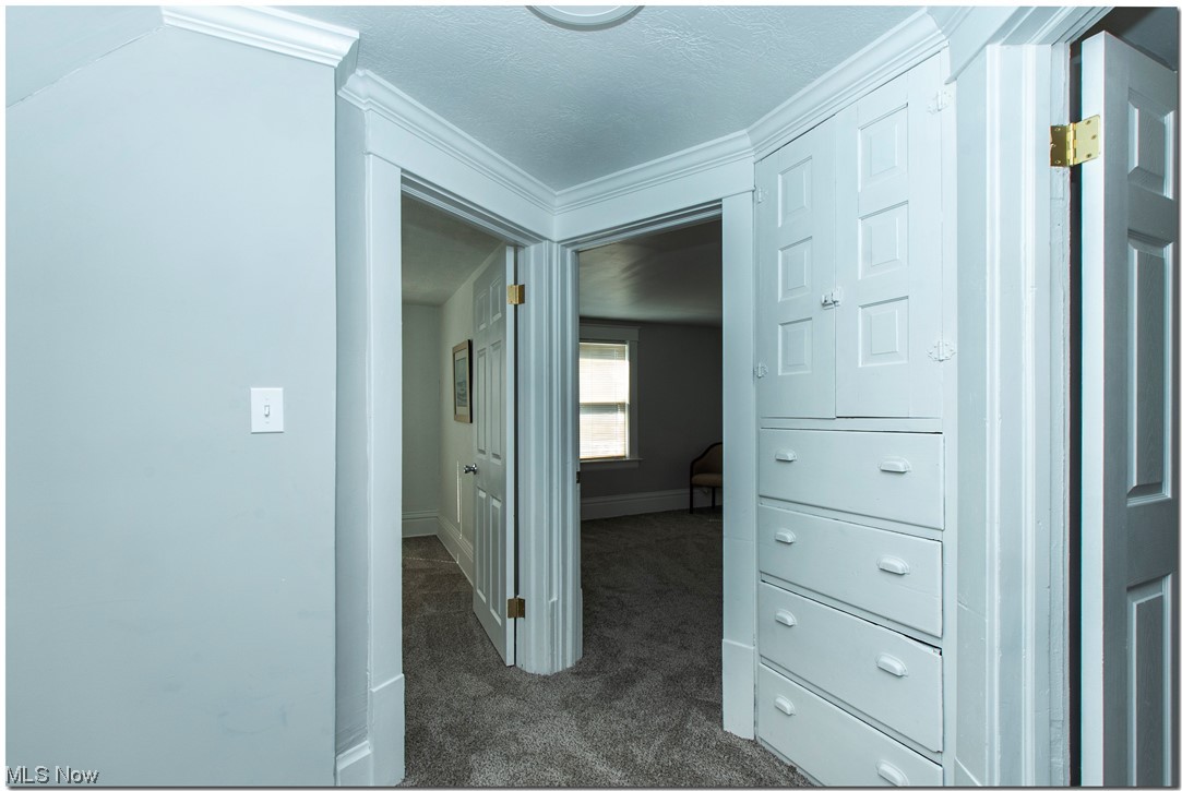 815 Thayer Street Akron, OH 44310 - Photo 15 of 32 Upstairs Hallway