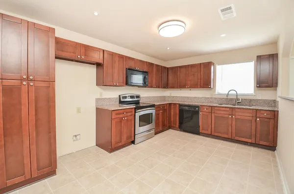 $2,200 | 14315 Branchwater Lane, Sugar Land, TX 77498