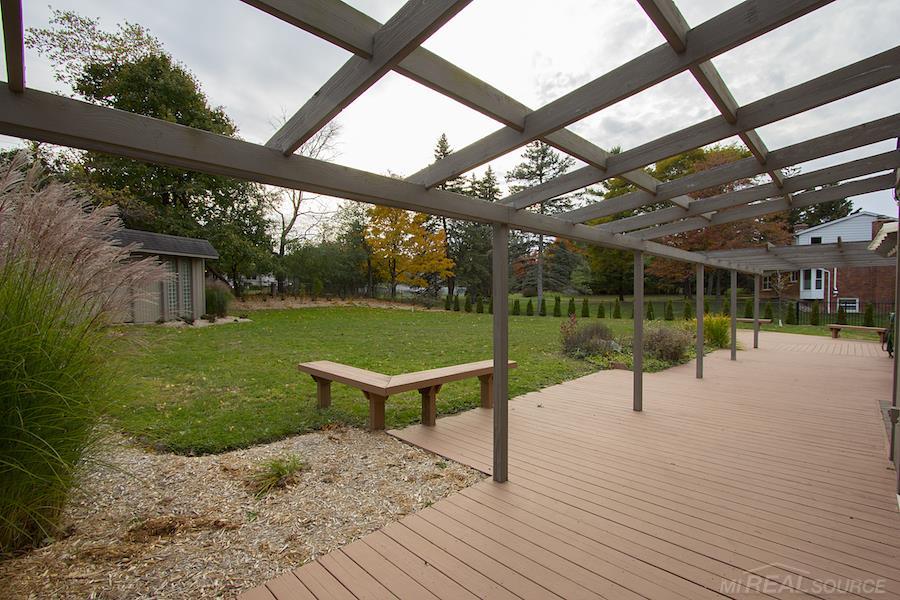 33705 Quaker Valley Road Farmington Hills, MI 48331 - Photo 19 of 26