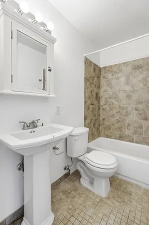 $1,495 | 2740 Pleasant Avenue, Unit 102, Minneapolis, MN 55408