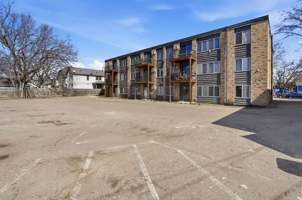 $1,495 | 2740 Pleasant Avenue, Unit 102, Minneapolis, MN 55408