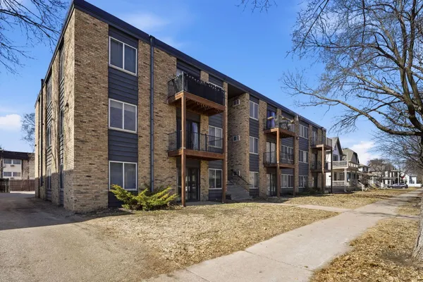 $1,495 | 2740 Pleasant Avenue, Unit 102, Minneapolis, MN 55408