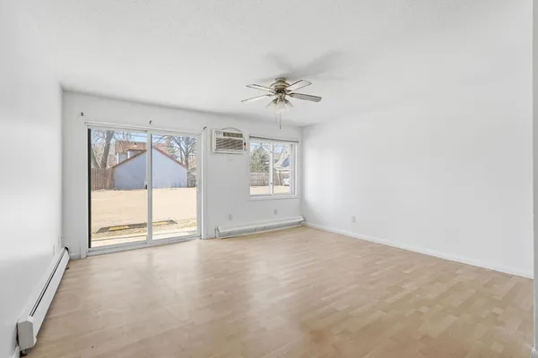 $1,495 | 2740 Pleasant Avenue, Unit 102, Minneapolis, MN 55408